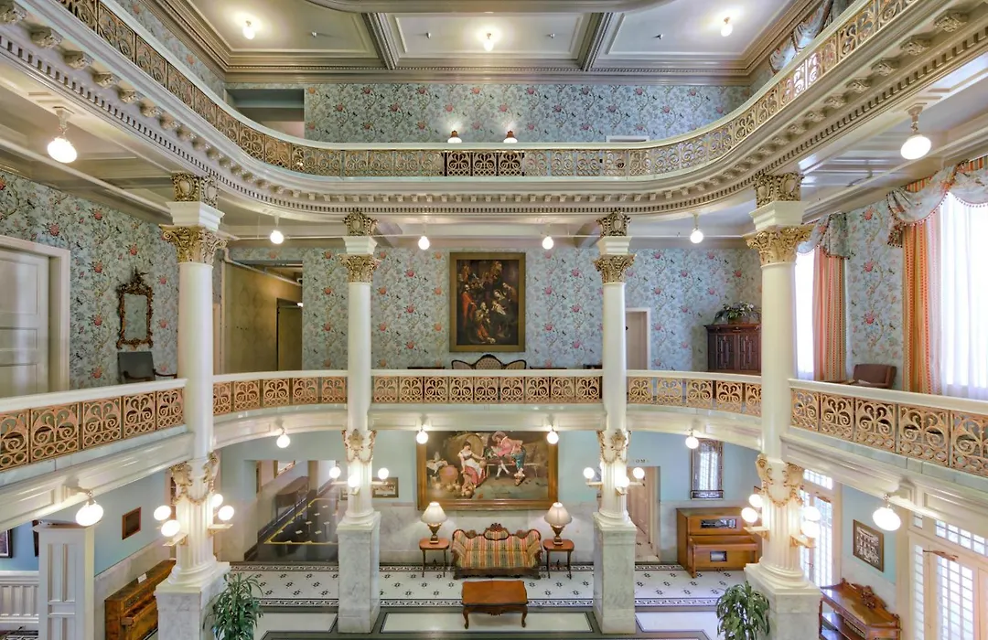 Menger Hotel-1